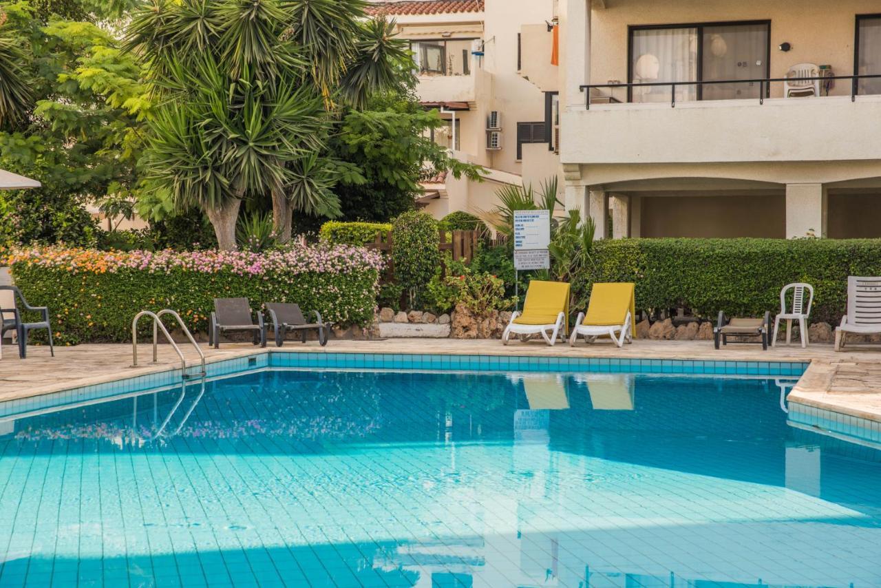 One Bedroom Apartment In Paphos In Good Location Екстер'єр фото
