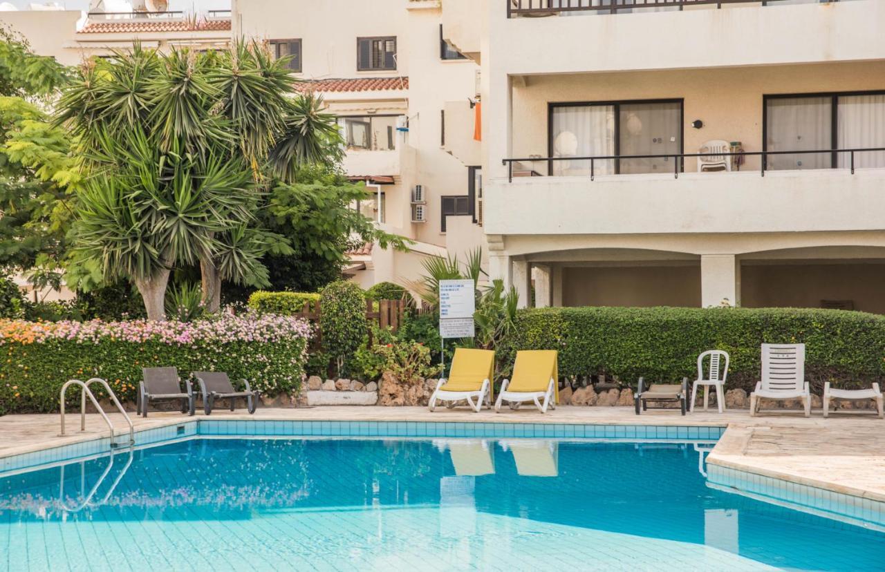 One Bedroom Apartment In Paphos In Good Location Екстер'єр фото