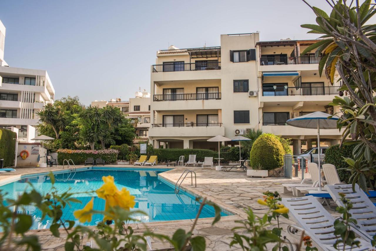 One Bedroom Apartment In Paphos In Good Location Екстер'єр фото