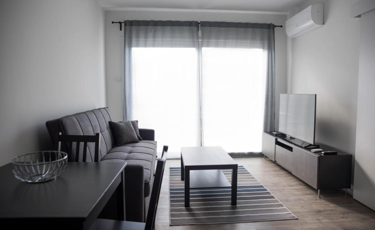 One Bedroom Apartment In Paphos In Good Location Екстер'єр фото
